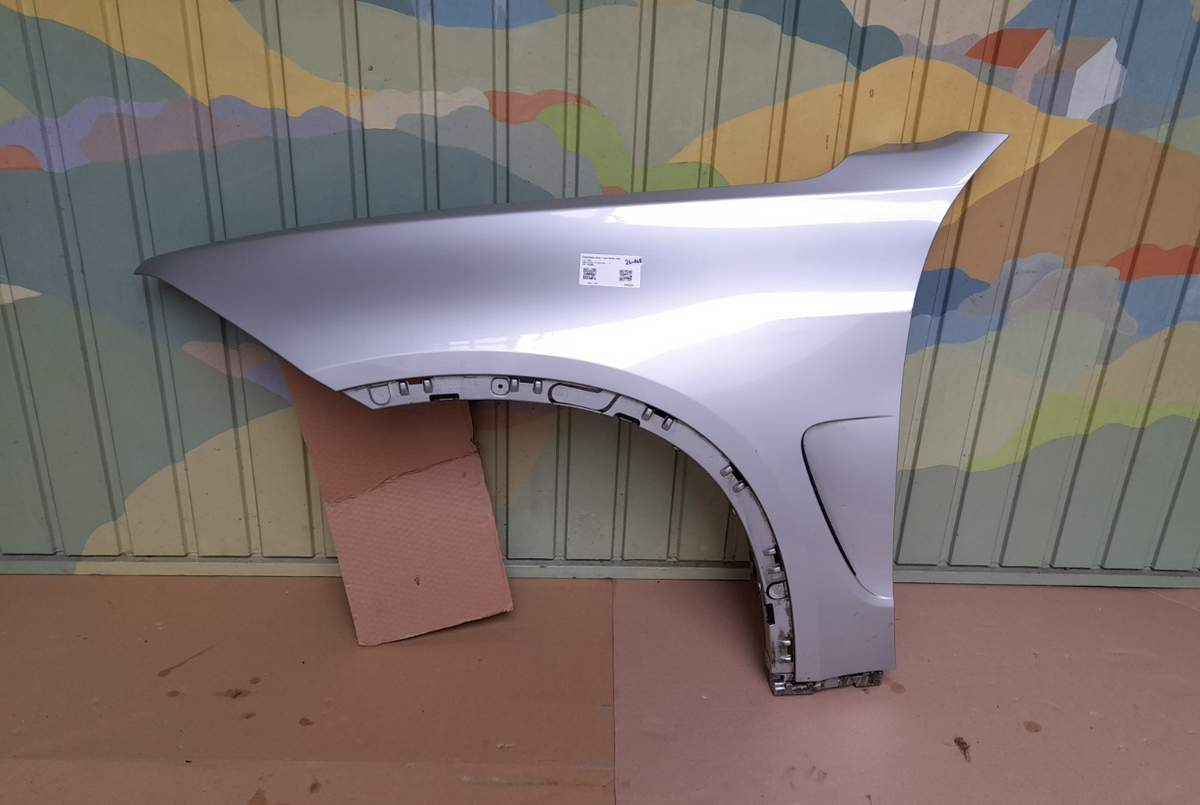 Original BMW X5 F15 SAV sDrive25d Seitenwand vorne links / side panel 7373541