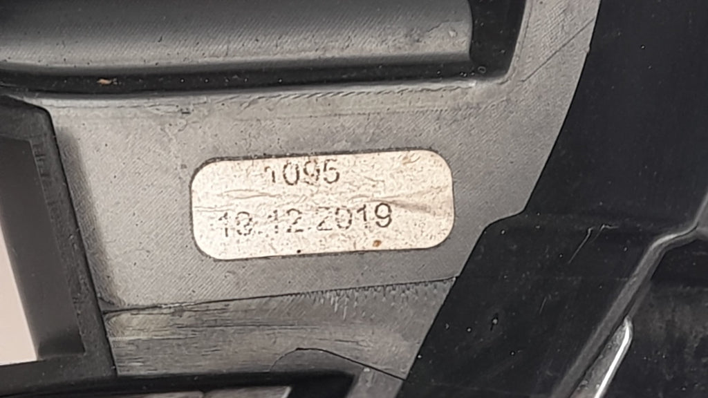 Original BMW 1er F40 Kühlergrill Luxury Line 51137450959