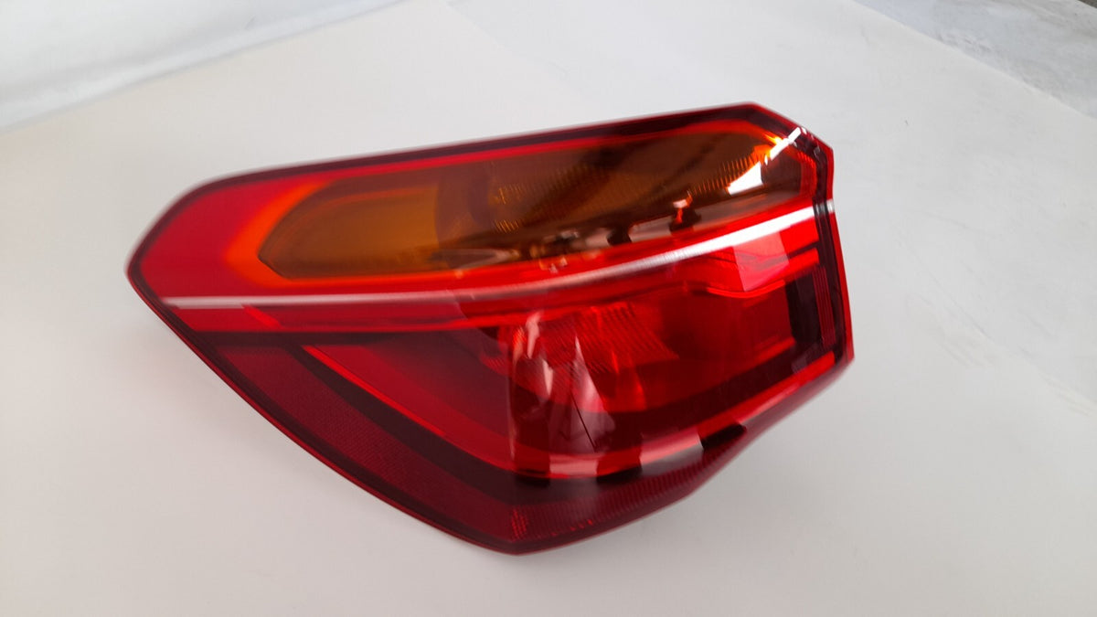 Original BMW X1 F48 Heckleuchte links innen Teil 1 7488541 tail light left