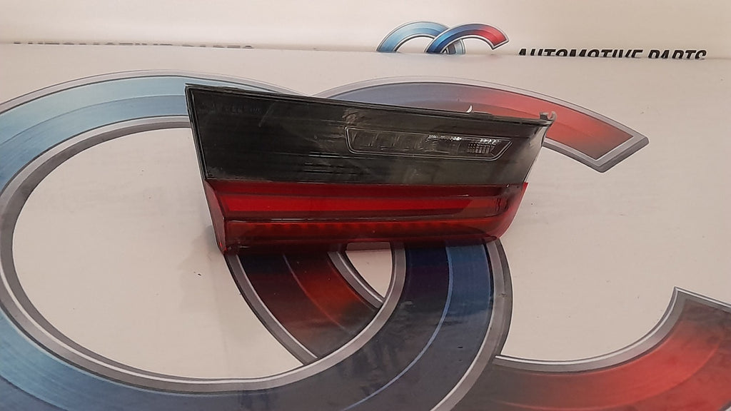 Original BMW 3er G20 LCI Limousine Heckleuchte Heckklappe links 63215A3BC61 RHD