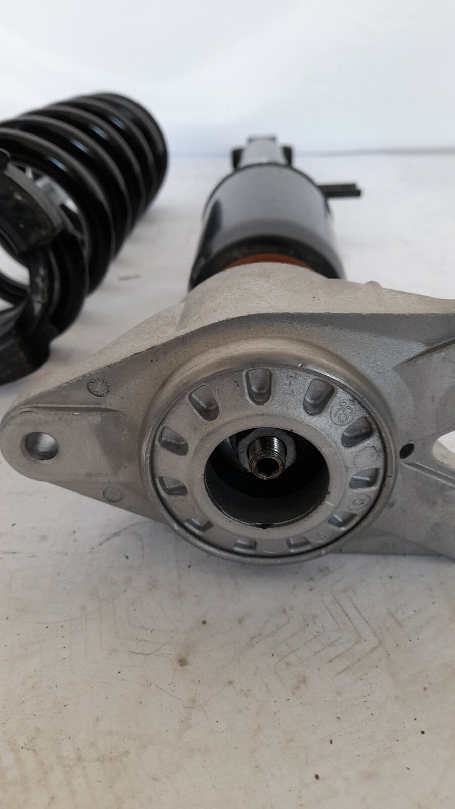 Original BMW 3er G20 G21 Federbein Stoßdämpfer hinten Zusatzdämpfer 6888481