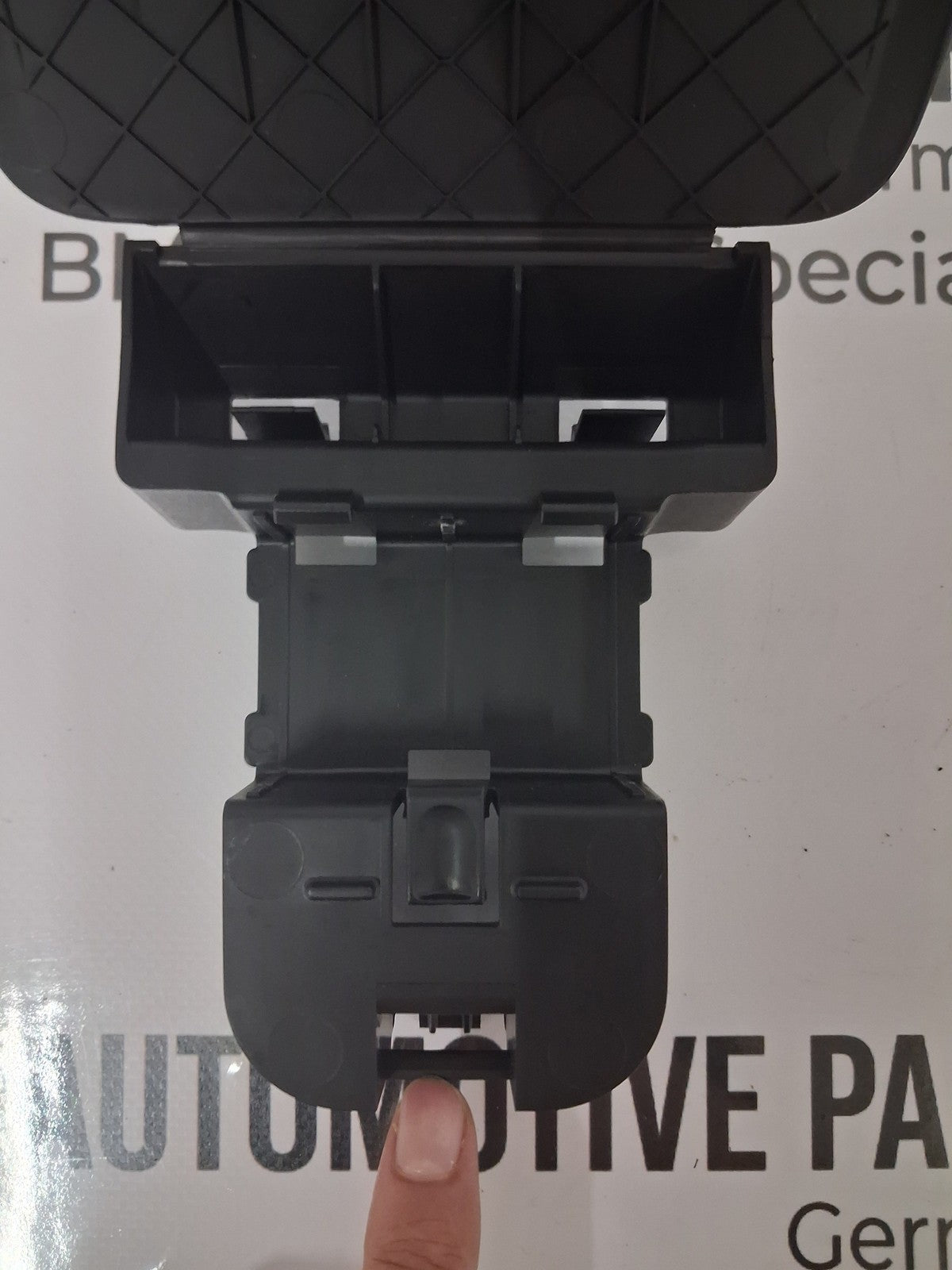 Original BMW G20 G28 G80 Halter Warndreieck 51497383584 holder
