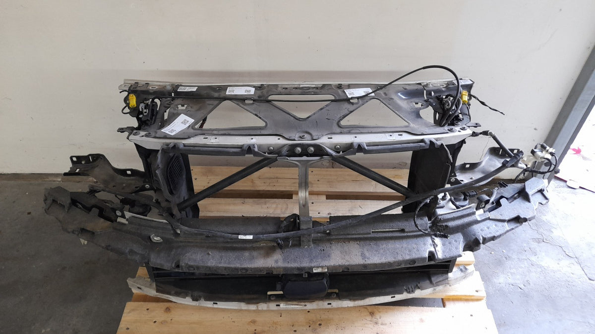 Original BMW 6er GT 620d G32 Vorderwand mit ACC-Sensor und Träger vorne