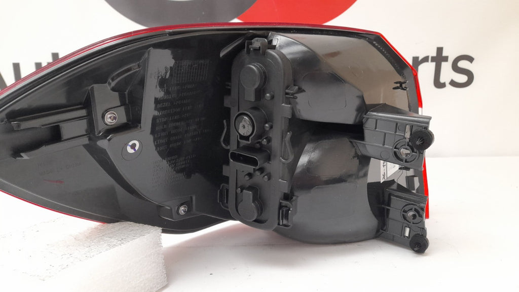 Original BMW 2 er F45 Heckleuchte 63217491336 rechts Tail light