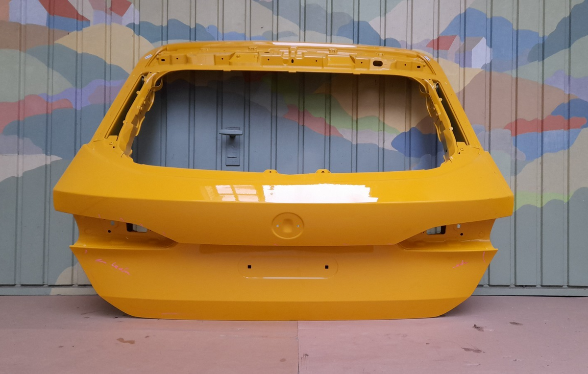 Original BMW G61 5er Heckklappe gelb ohne Spoiler Standardausführung