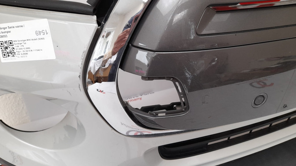 Original MINI F56 BEV Cooper SE Stoßfänger vorn bumper white-silver metallic PDC