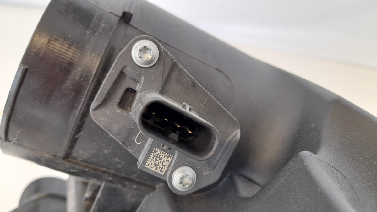 Original BMW 4er G22 G23 G26 Ansauggeräuschdämpfer 13718580424 Luftmassenmesser
