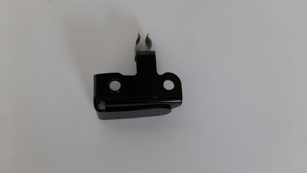 Original BMW M5 F90 17517852135 - Abstützung Ladeluftkühler links