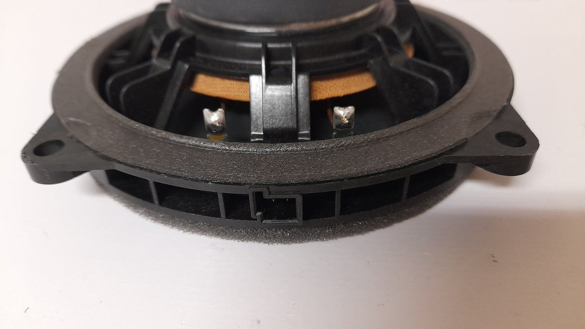 Original BMW F40 F44 F45 F46 F48 F55 F56 i3 Mitteltonlautsprecher Stereo 8715685