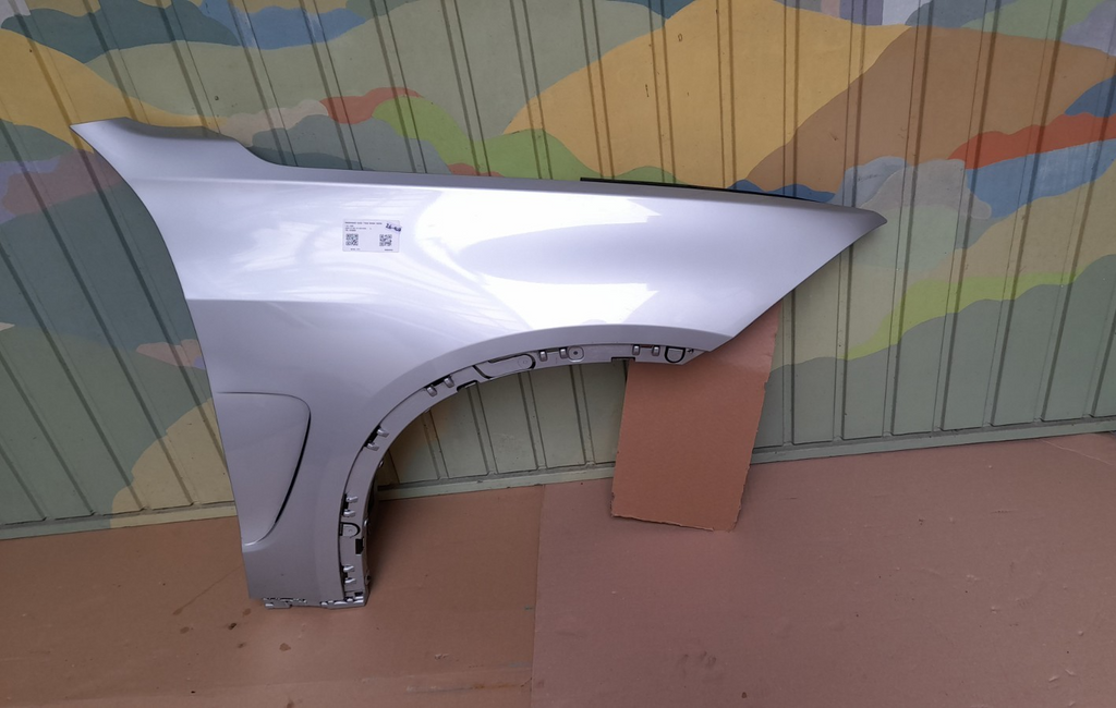 Original BMW X5 F15 SAV sDrive25d Seitenwand vorne rechts / side panel 7373542