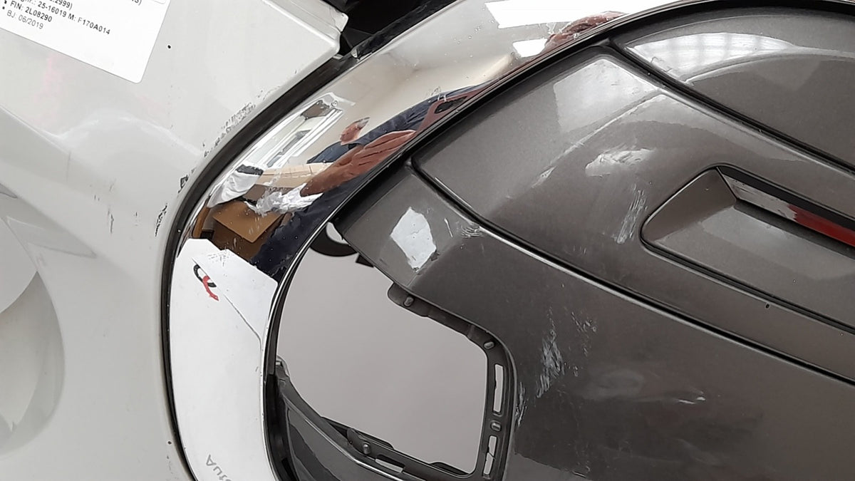 Original MINI F56 BEV Cooper SE Stoßfänger vorn bumper white-silver metallic PDC