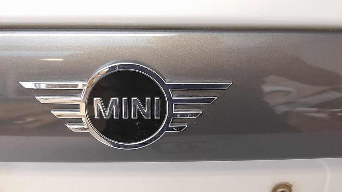 Original MINI F56 Heckklappe mit Kamera white-silver metallic 41007320545