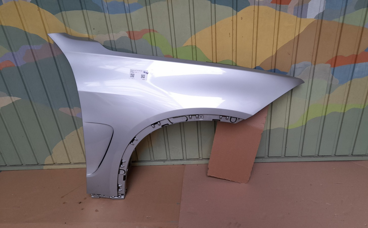 Original BMW X5 F15 SAV sDrive25d Seitenwand vorne rechts / side panel 7373542