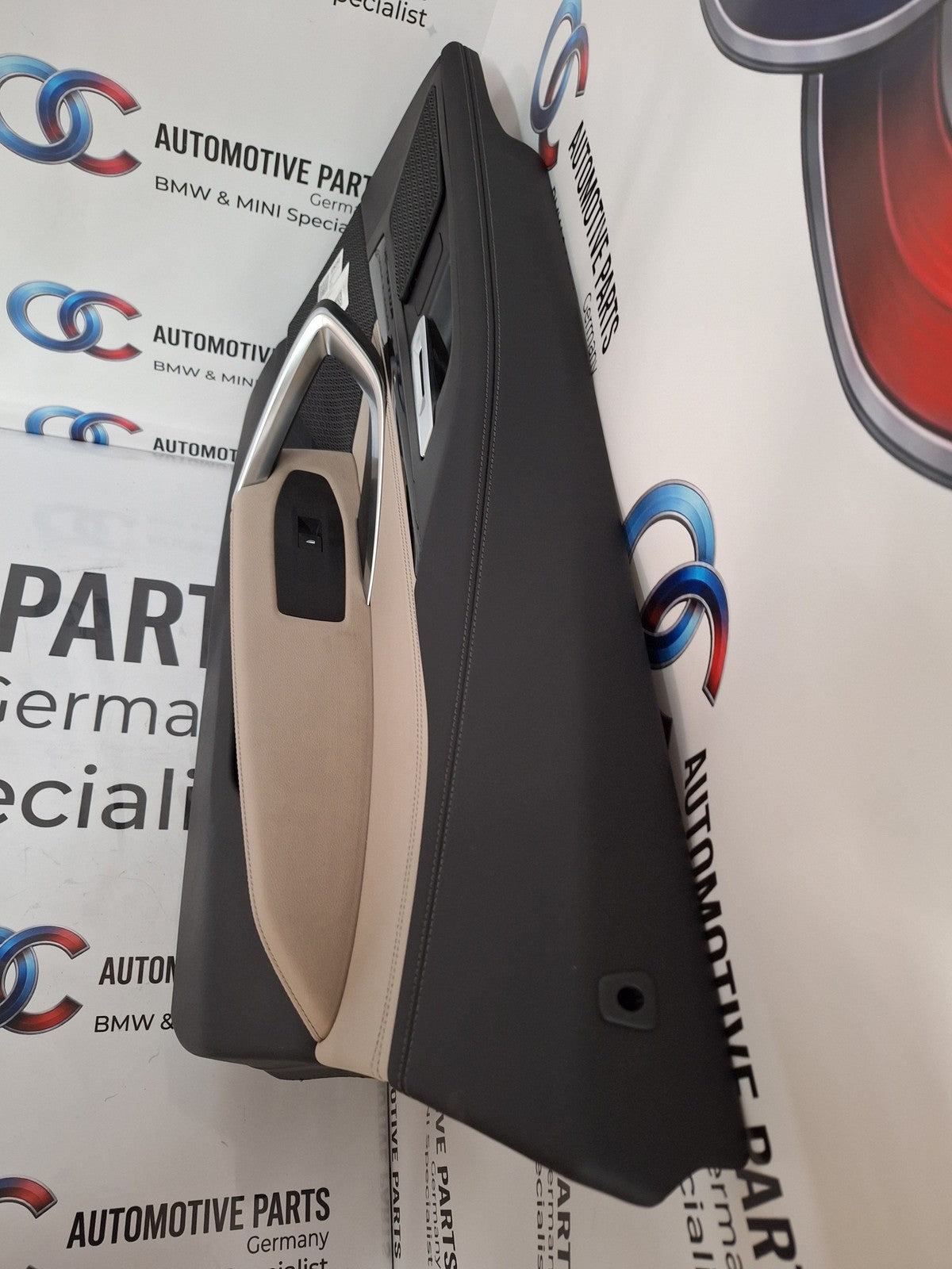 Original BMW X1 U11 Türverkleidung vorne rechts Sensatec Oyster door panel