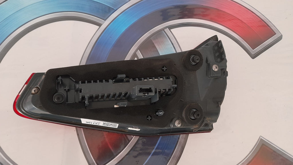 Original BMW 6er Gran Turismo G32 Heckleuchte innen links NSL 63217376485