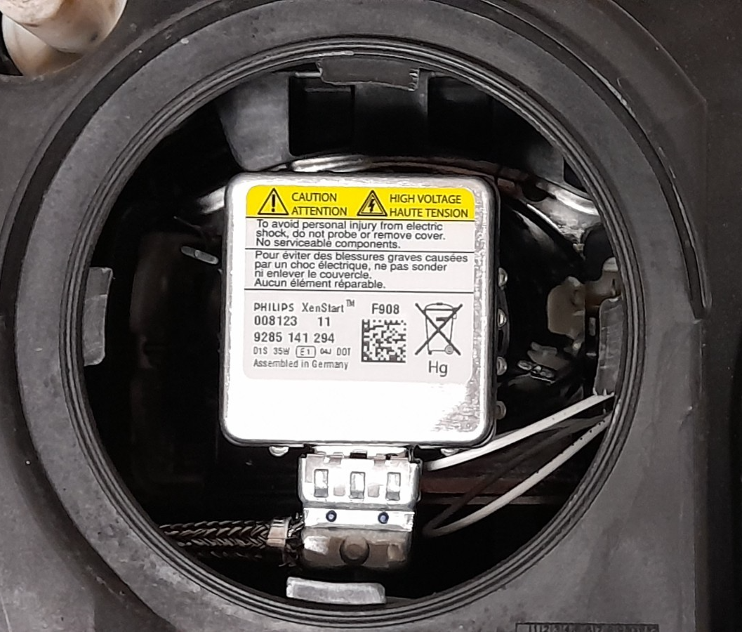 Original BMW X1 E84 Scheinwerfer AHL-Xenon links 63112993497 mit Steuergerät