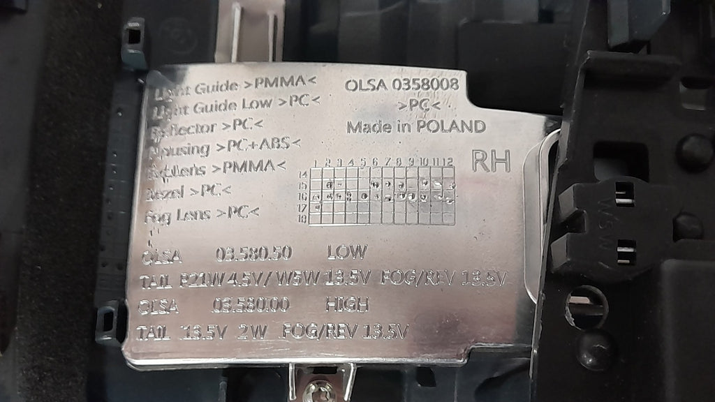 Original BMW X1 F48 63217350696 Heckleuchte LED rechts Heckklappe innen
