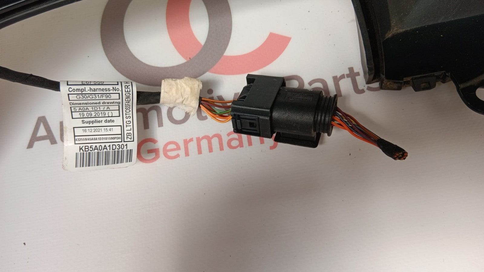 BMW 5er G30 2022 LHD LCI Heckstoßstange Schwarz 51129498613 9498613 rear bumper
