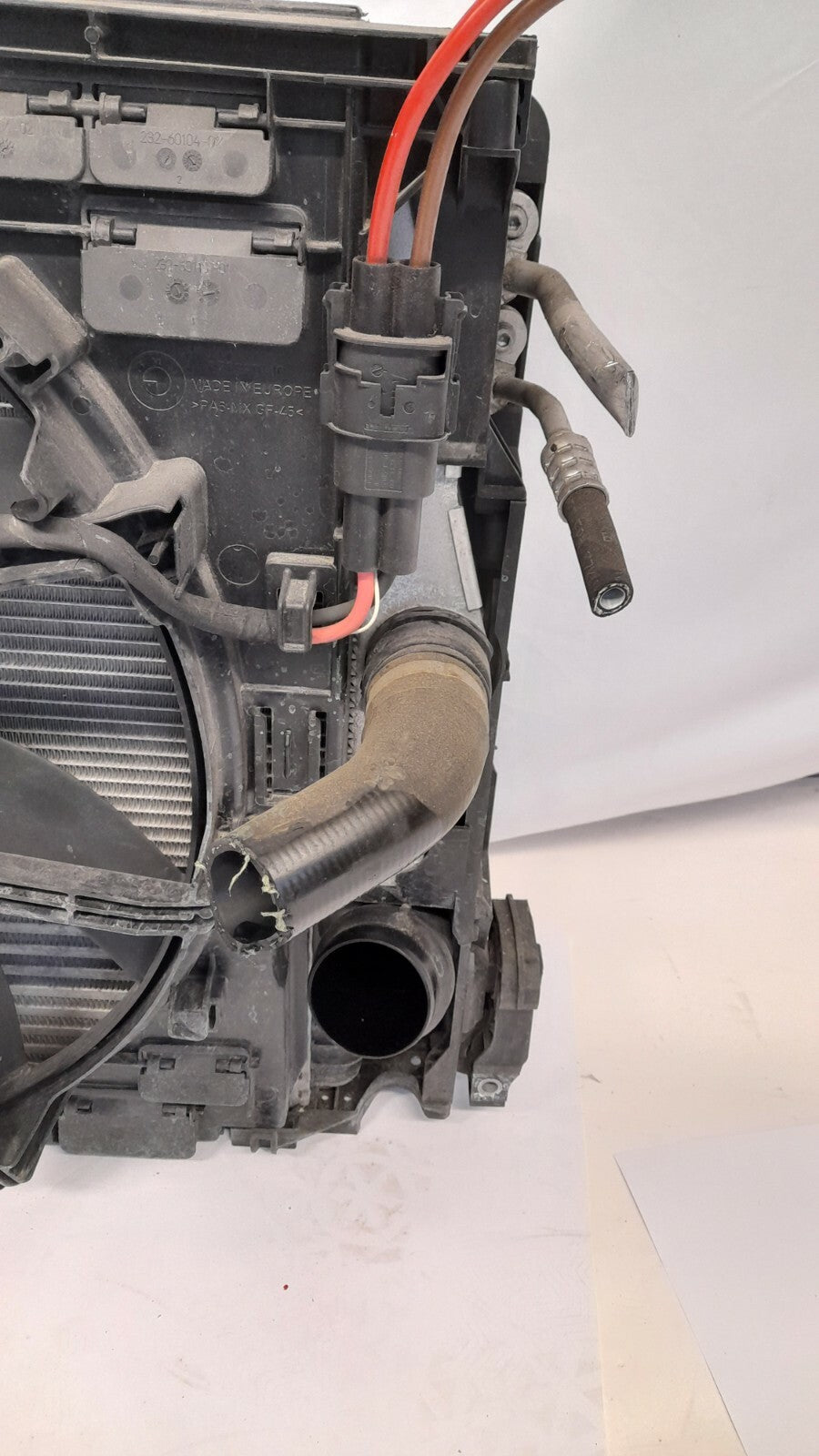 BMW 5er F11 LCI Kühlerpaket Condensator Luftführung mit Klappensteuerung 8049681 [970]