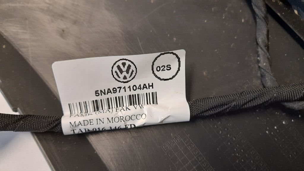Original VW Tiguan AX1 Facelift Stoßstange Stoßfänger hinten Reflexsilber 6x PDC