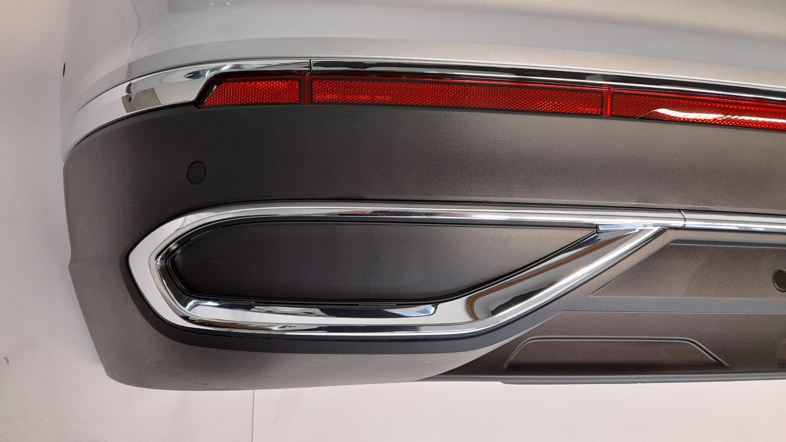 Original VW Tiguan AX1 Facelift Stoßstange Stoßfänger hinten Reflexsilber 6x PDC