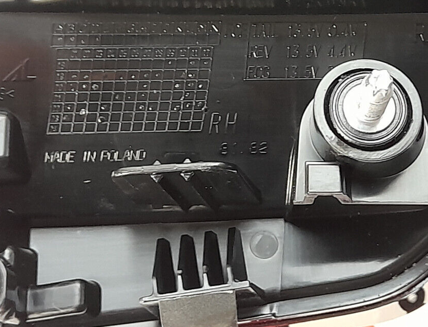 Original Audi Rückleuchte Heckleuchte A4 8W9945076AA Rechts Rearlight