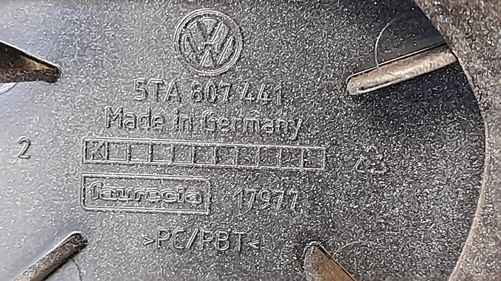 Original Stoßstange hinten Heckstoßstange VW TOURAN 5T 4PDC HELLELFENBEIN