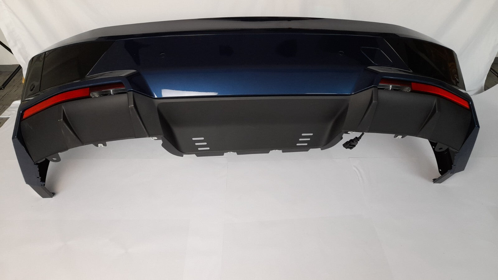 BMW i20 Sport 9491667 stossfänger hinten Phytonic blau WC1M bumper PDC
