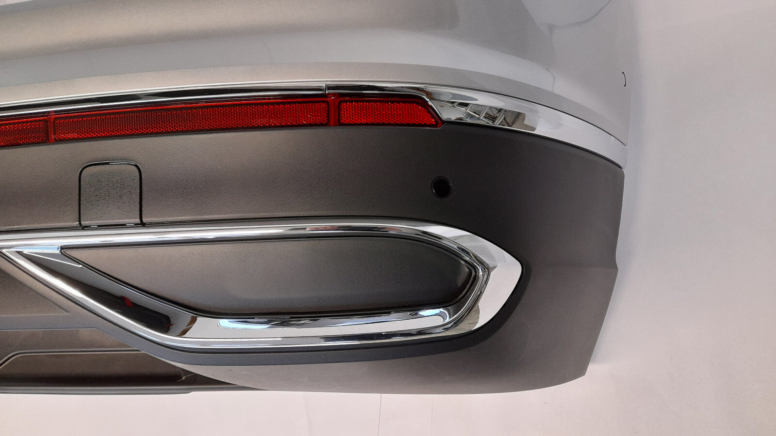 Original VW Tiguan AX1 Facelift Stoßstange Stoßfänger hinten Reflexsilber 6x PDC