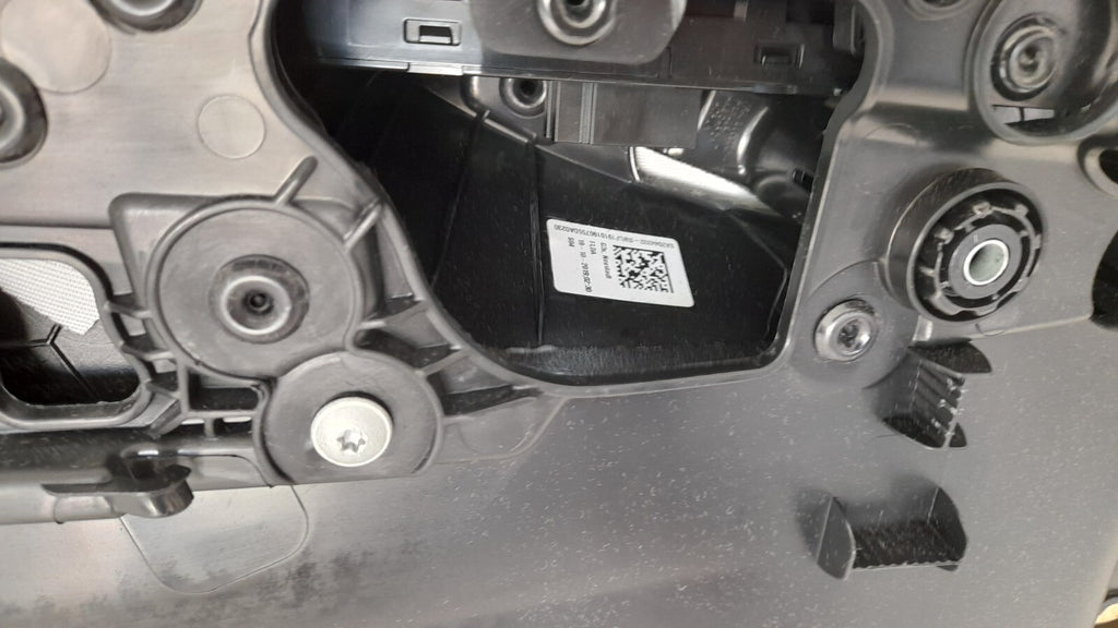 BMW 5er G30 G31 LCI Türverkleidung Tür verkleidung Vorne Links  Door cover left [129]