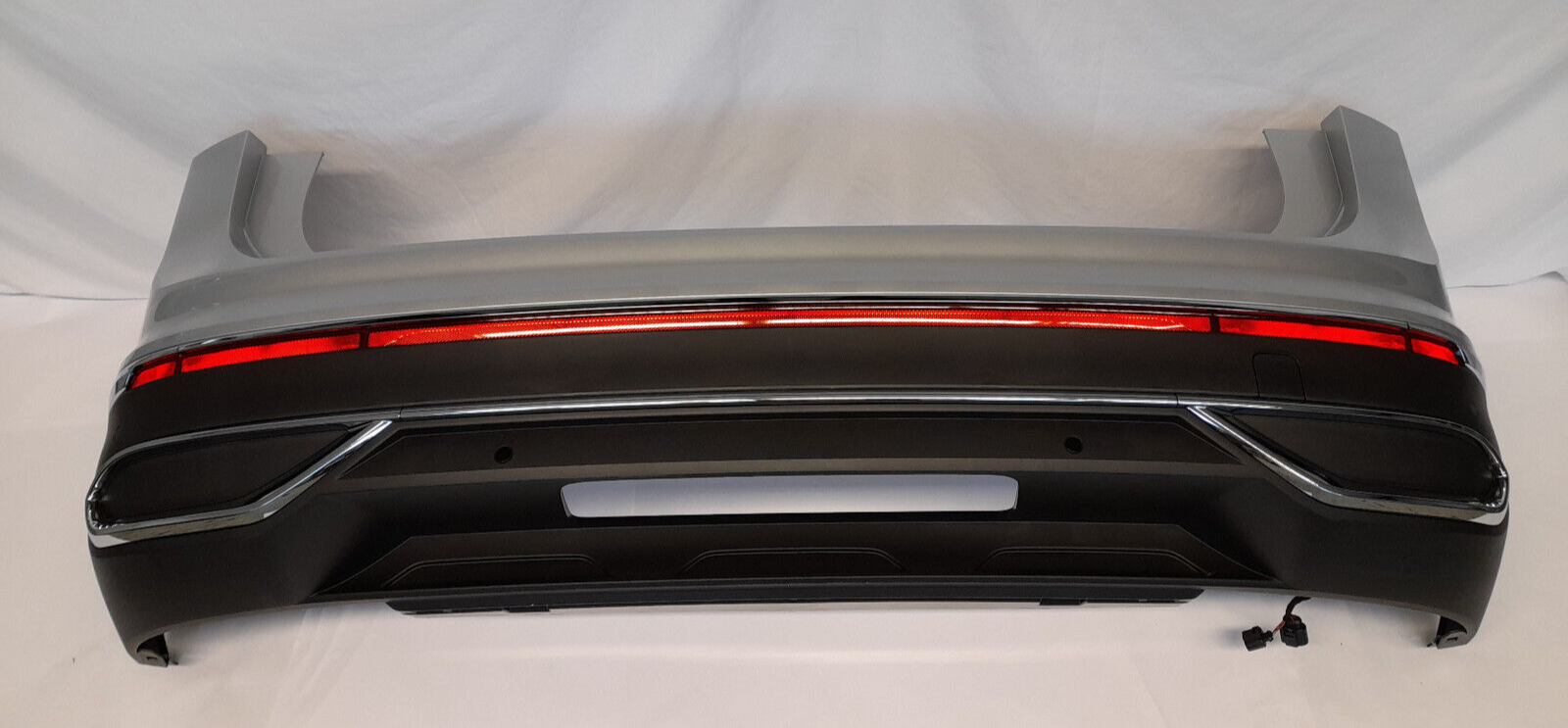 Original VW Tiguan AX1 Facelift Stoßstange Stoßfänger hinten Reflexsilber 6x PDC