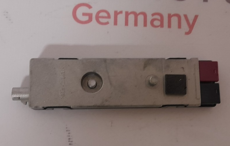 Original Mercedes Antennenverstärker W463 463 G Klasse A4638203289