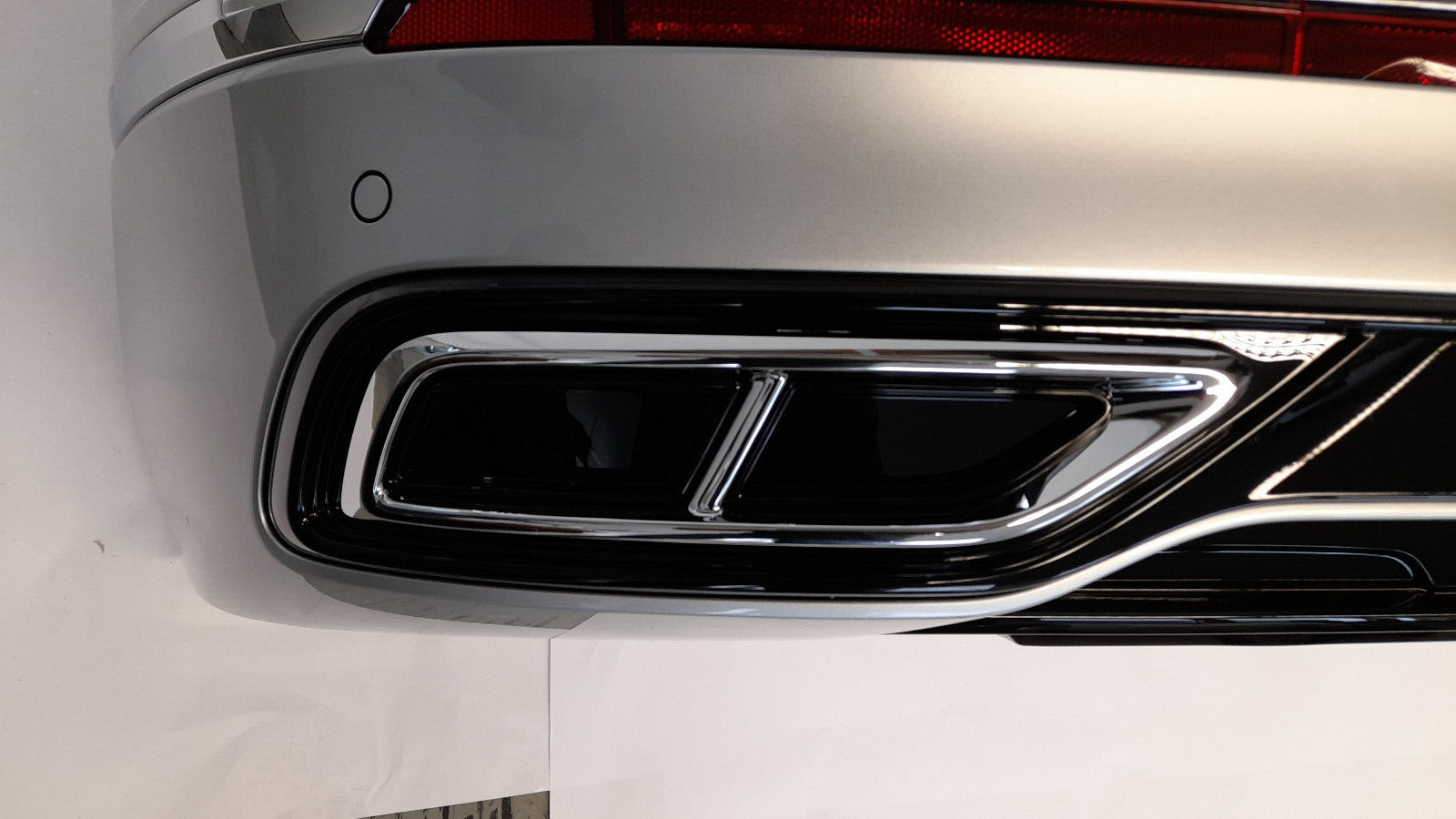 Original VW Tiguan AX1 II 5NA R-Line Facelift Stoßstange Stoßfänger hinten 6 PDC