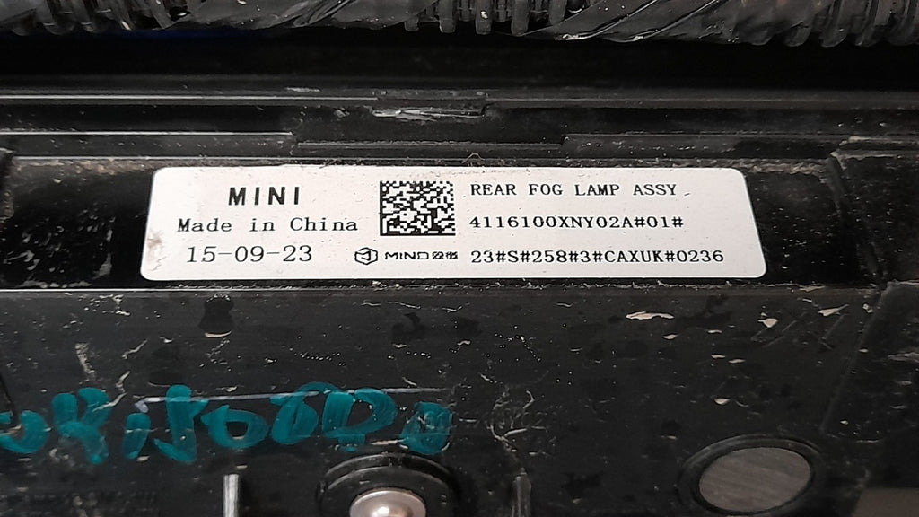 Original Mini J01 Cooper SE hinten Stoßstange bumper Blazing blue PDC KAMERA