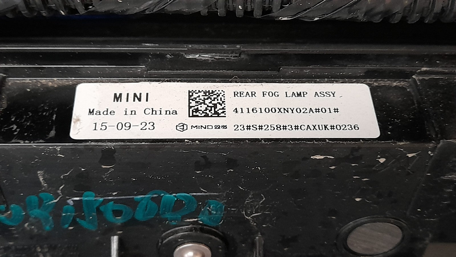 Original Mini J01 Cooper SE hinten Stoßstange bumper Blazing blue PDC KAMERA