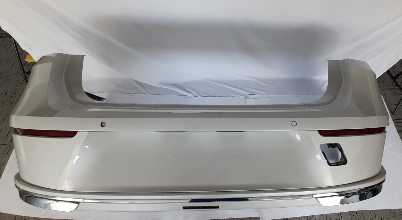 Original BMW7er G70 Stoßstange Stossfaenger Bumper hinten PDC Mineral Weiss A96