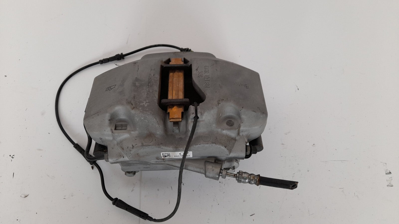 Original BMW G20 G30 G31 G32 G11 G01 G02 Bremssattelgehäuse vorne links 6883483
