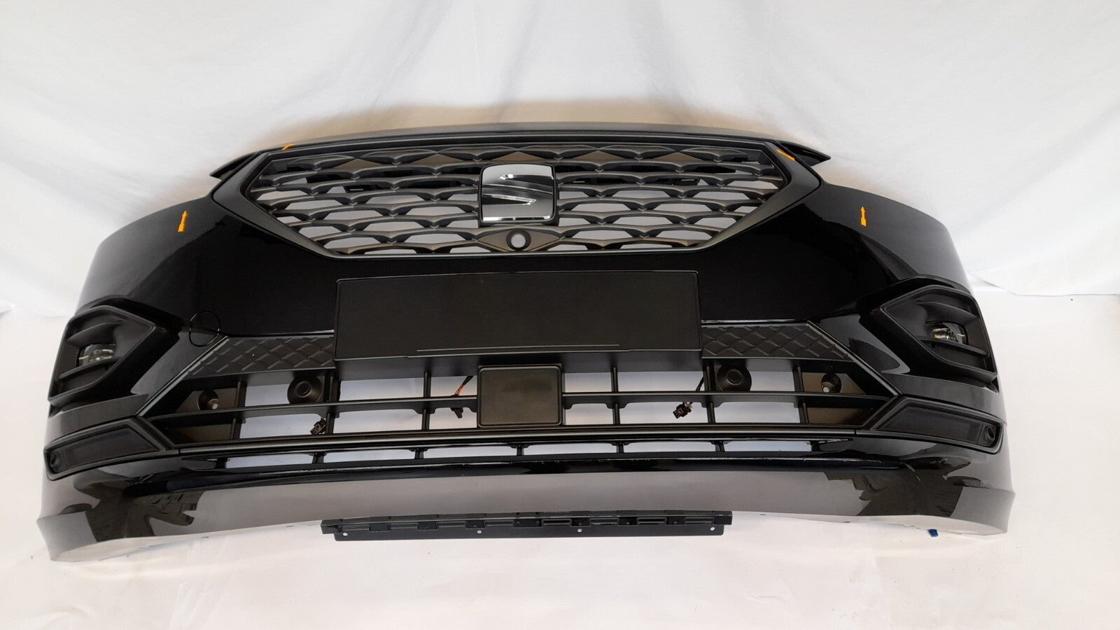 Original SEAT Tarraco Stoßstange Bumper vorne   6 PDC DEEPBLACK C9X