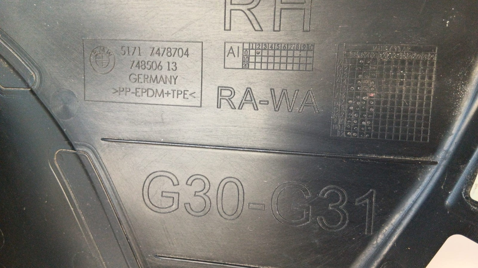 BMW 5er G30 G31 Abdeckung unten rechts 51717478704 cover bottom right 7478704
