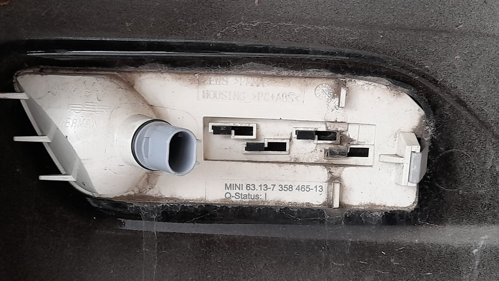 MINI Clubman (F54) Seitenwand vorne links 7438921 midnight-black metallic