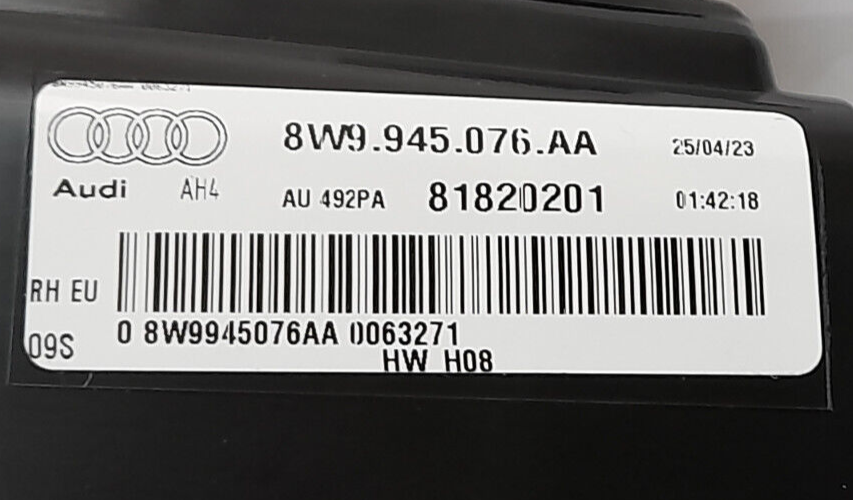 Original Audi Rückleuchte Heckleuchte A4 8W9945076AA Rechts Rearlight