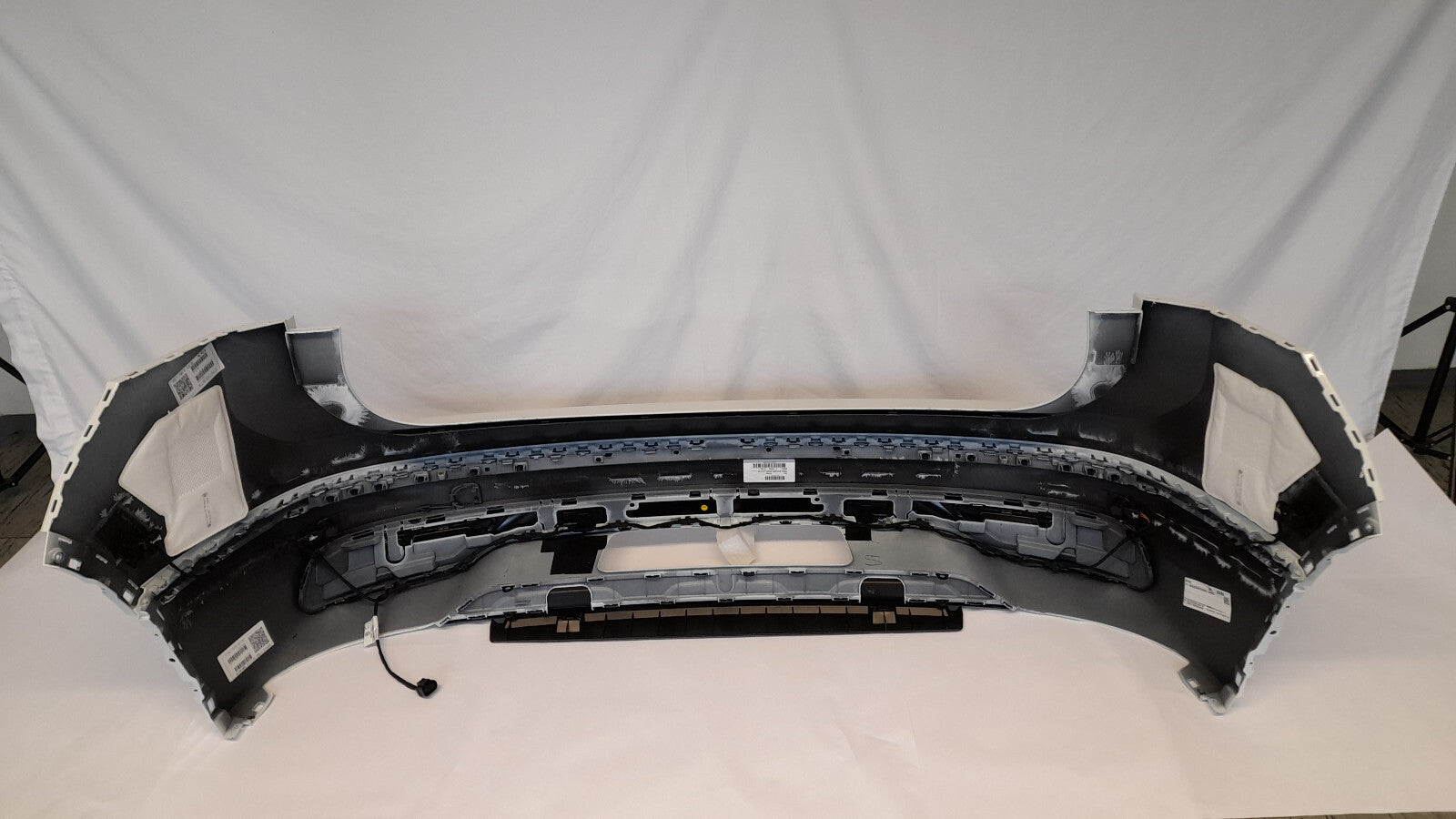 Original VW Tiguan AX1 R-Line Facelift Stoßstange Stoßfänger hinten PureWhiteC9A