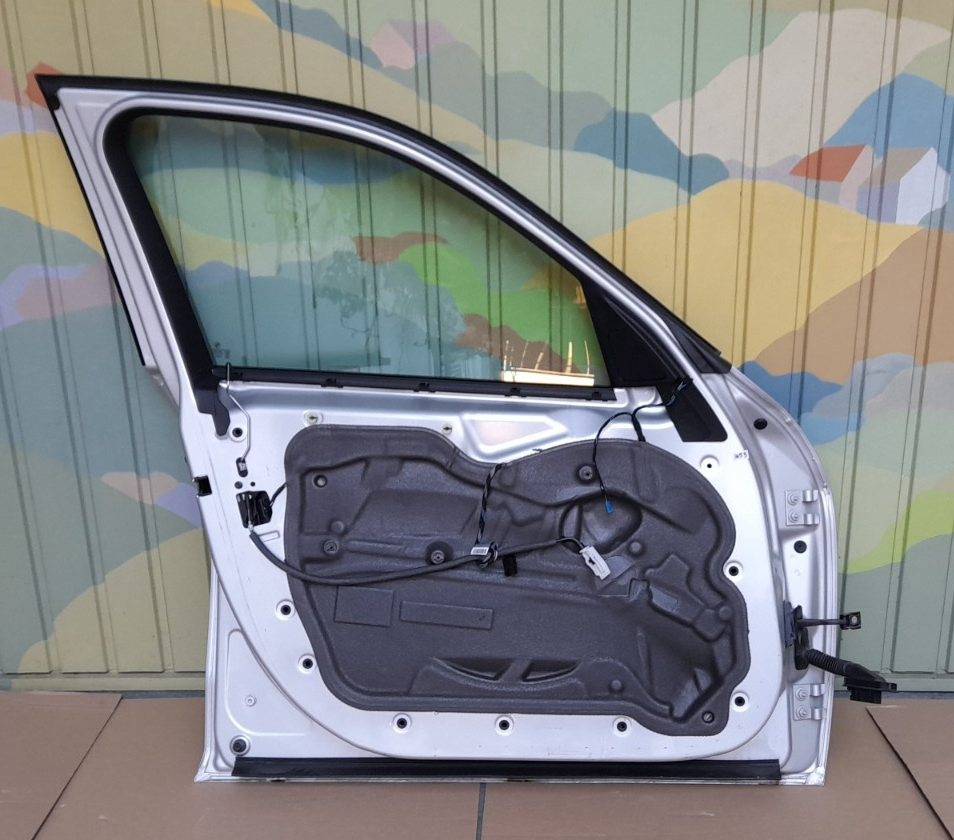 Original BMW  X1 E84 x Drive 18d Tür vorn links 41009628745 Door front left
