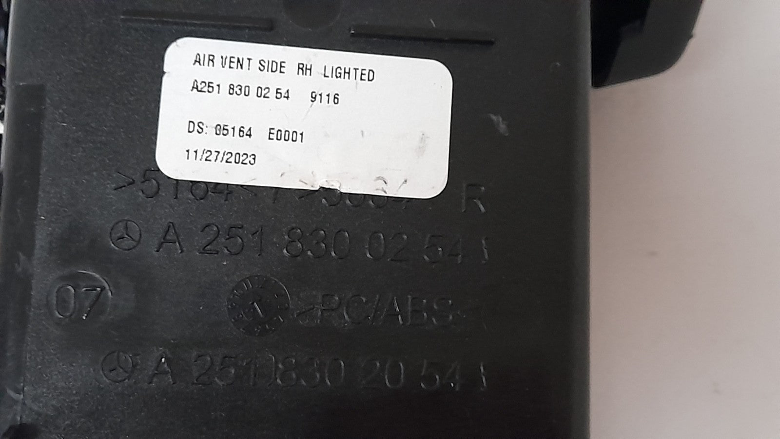 Mercedes R-Klasse W251 A2518300254 Luftaußströmer Düse Luftauslass Rechts