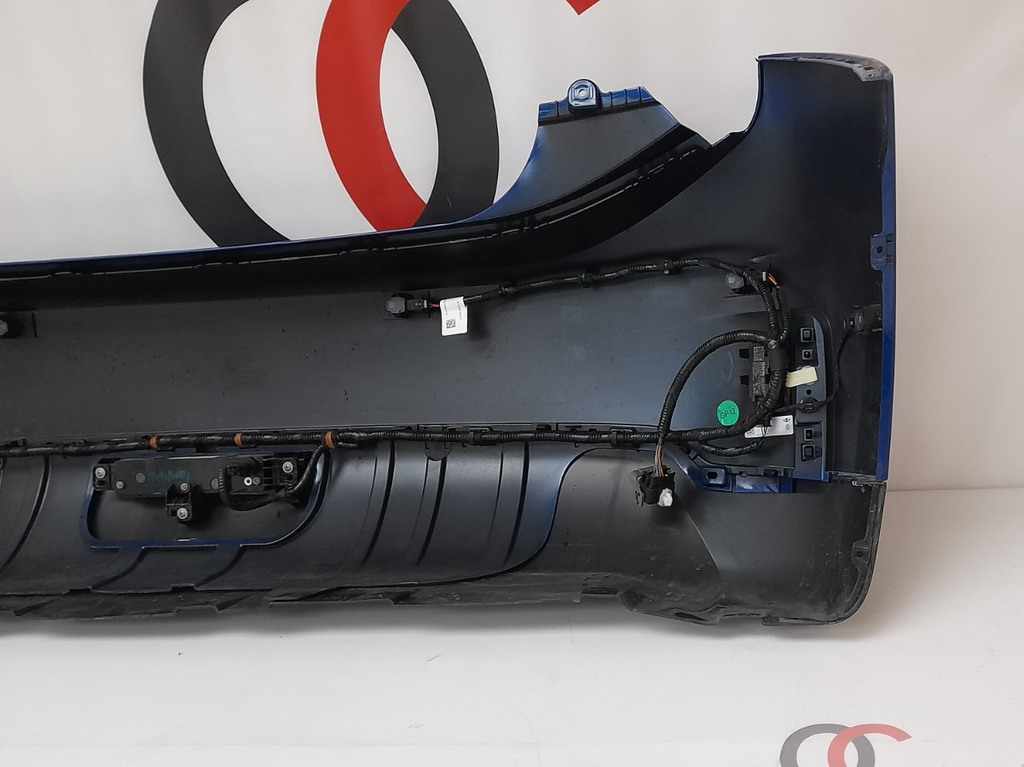 Original Mini J01 Cooper SE hinten Stoßstange bumper Blazing blue PDC KAMERA