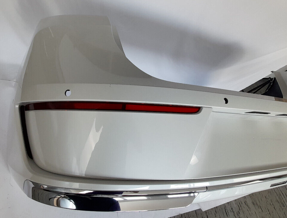 Original BMW7er G70 Stoßstange Stossfaenger Bumper hinten PDC Mineral Weiss A96