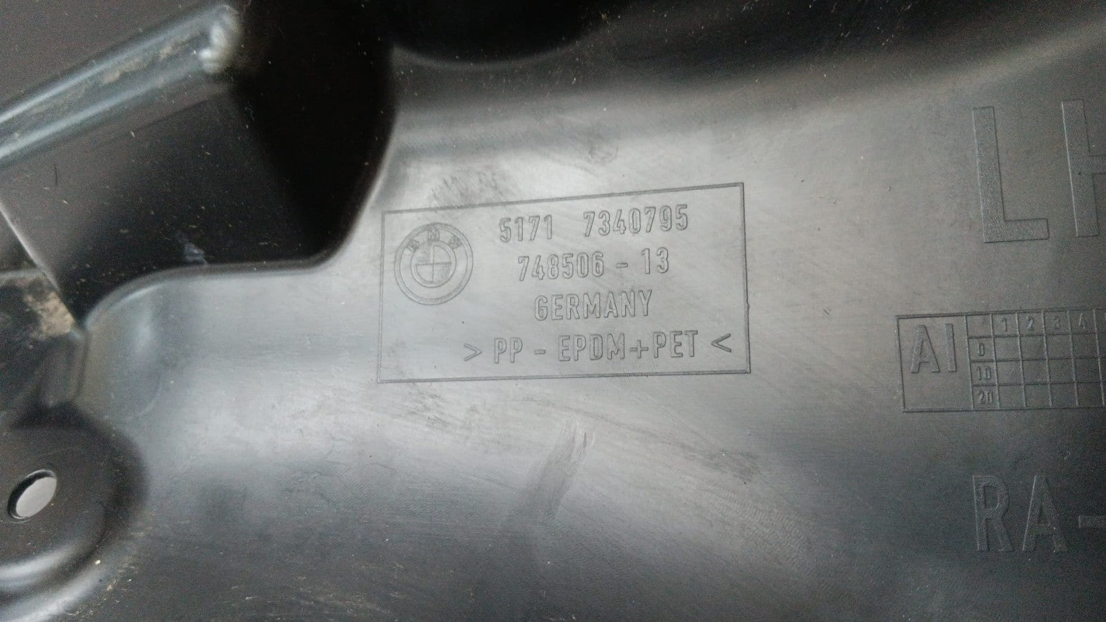 BMW 5 G30 G31 G38 Abdeckung Radhaus Hinterteil vorn links  wheelhousing 7340795