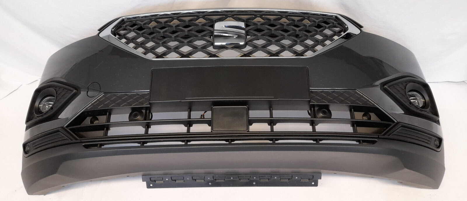 Original Frontstoßstange Stoßstange Vorne SEAT TARRACO I7F URANOGREY
