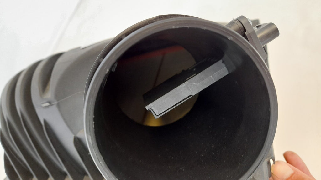 BMW X1 F48  Ansauggeräuschdämpfer Luftfilterkasten luftmassenmesser air filter