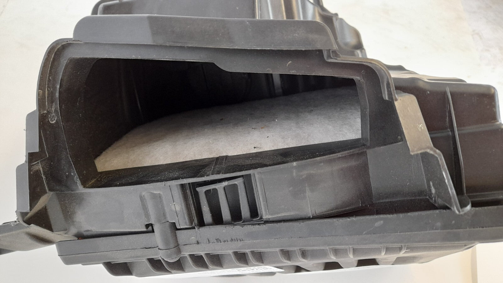 BMW X1 F48  Ansauggeräuschdämpfer Luftfilterkasten luftmassenmesser air filter